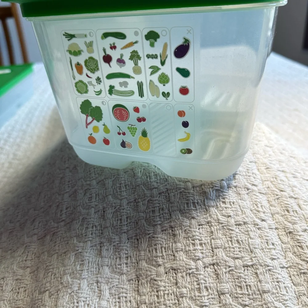 Tupperware Fridge-mate Vegetable and fruit‎ storage